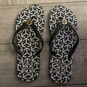 TORY BURCH flip flops